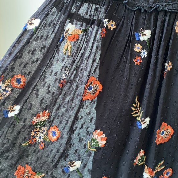 ZARA - EMBROIDERED / SEQUIN EMBELLISHMENT DRESS - Picture 2 of 7